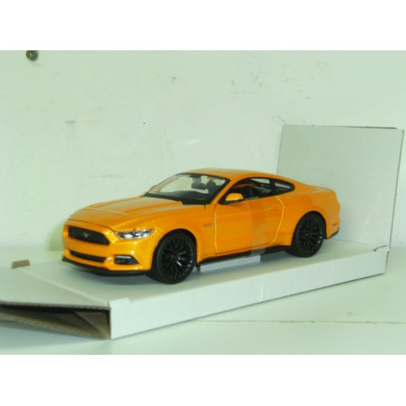 Ford Mustang GT 2015 orange métal - Maisto