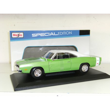 Dodge Charger R/T 1969 verte et blanche - Maisto
